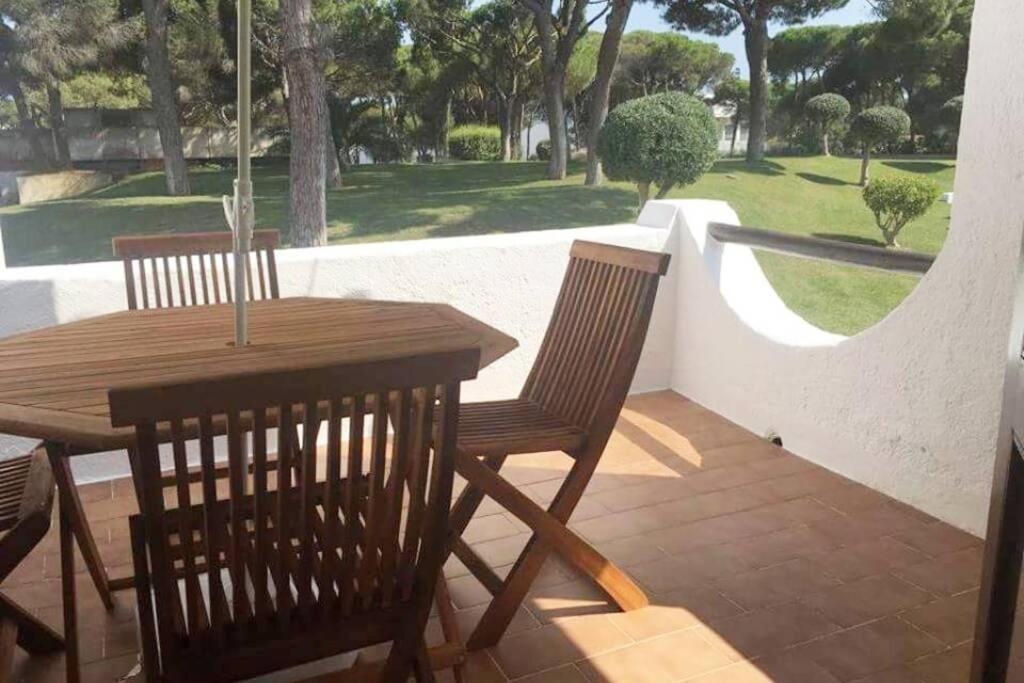 אלבופיירה Buganvilia Apartment Praia Da Falesia מראה חיצוני תמונה