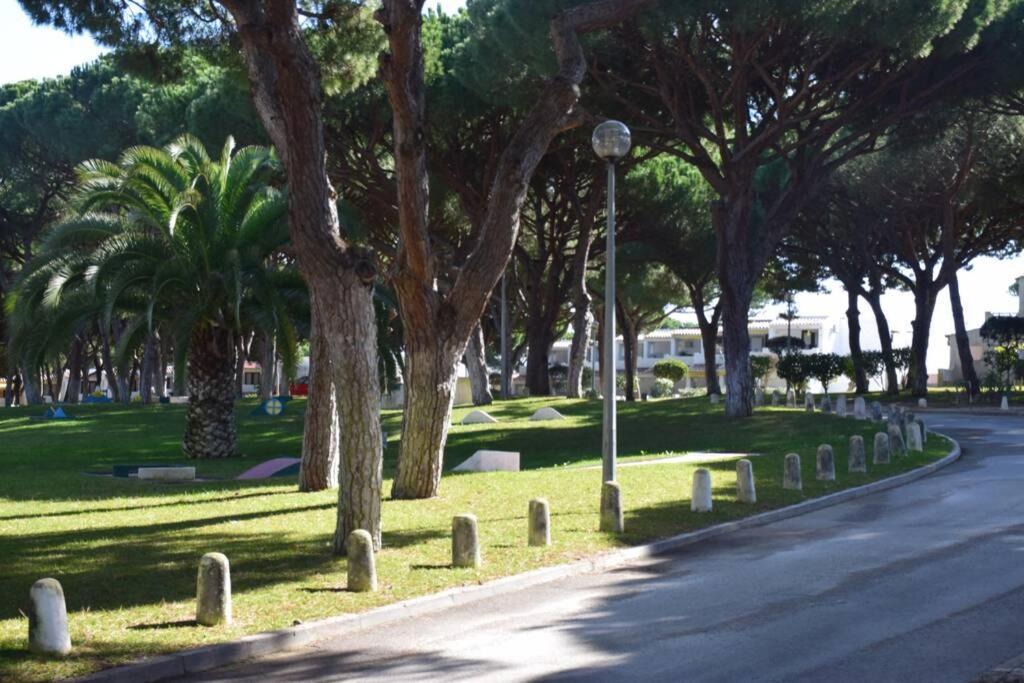 אלבופיירה Buganvilia Apartment Praia Da Falesia מראה חיצוני תמונה