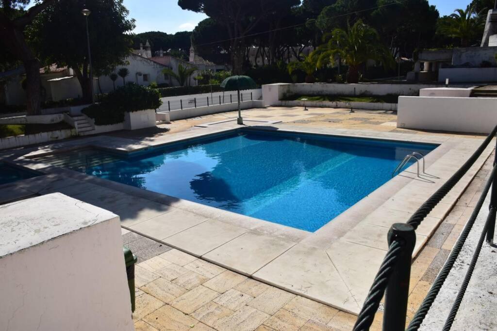 אלבופיירה Buganvilia Apartment Praia Da Falesia מראה חיצוני תמונה